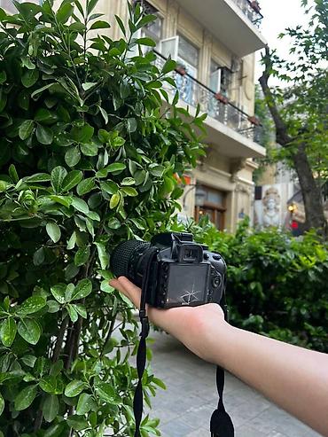 Фото и видеокамеры: Nikon d 3200 55-200 obyektiv ilə birlikdə Probeq 40 min Təcili pul — 2