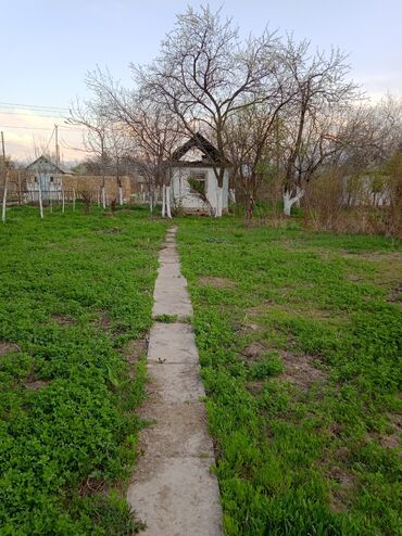 киргизия дом: 800 м², 2 комнаты, Требуется ремонт Без мебели