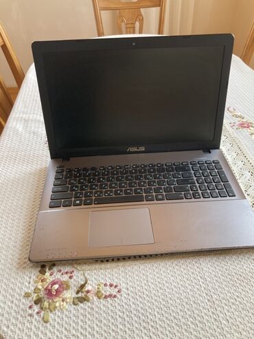 Monitorlar: ASUS 15.6 ", Intel Celeron, 256 GB