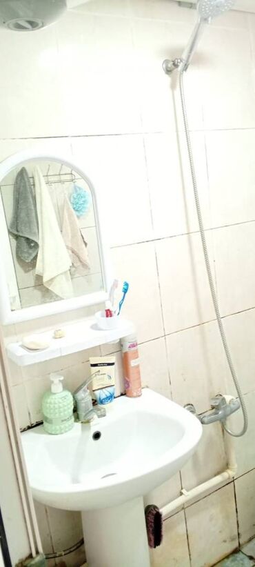 Uzunmüddətli kirayə mənzillər: Xaqlar Dostluğu metrosu 34 bolme yanınında mənzil kirayə verilir -da lalafo.az — 6 Uzunmüddətli kirayə mənzillər: Xaqlar Dostluğu metrosu 34 bolme yanınında mənzil kirayə verilir — 6