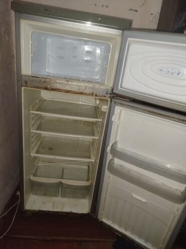 soyuducu termostat: İki qapılı NORD soyuducu - Üst hissədə ayrıca dondurucu bölmə, alt