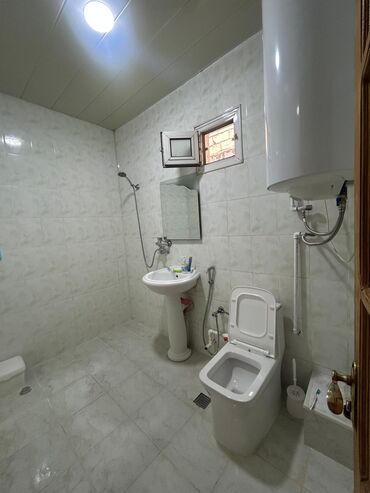 Uzunmüddətli kirayə mənzillər: Kirayə verilən mənzil – 3 otaq Plan və xüsusiyyətlər: - Geniş — 9