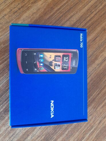 nokia lumia 710: Nokia 700 karobkasi