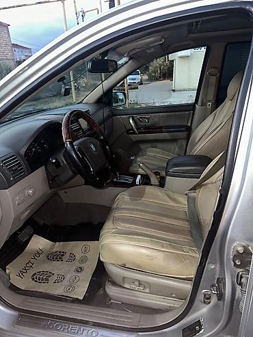 Kia: Kia Sorento SUV - Krossover/SUV kuzov, gümüşü rəng - 4 qapı, dam — 4