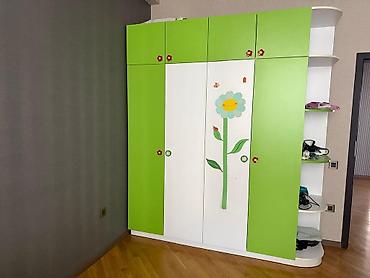 Uşaq/yeniyetmə otağı üçün mebel dəsti Tərkibi: - 4 qapılı böyük şkaf lalafo.az -da Uşaq/yeniyetmə otağı üçün mebel dəsti Tərkibi: - 4 qapılı böyük şkaf