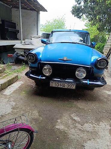 disk: Məhsul: Klassik sedan avtomobil (mavi rəng, 4 qapı) Təsvir: - Retro — 1