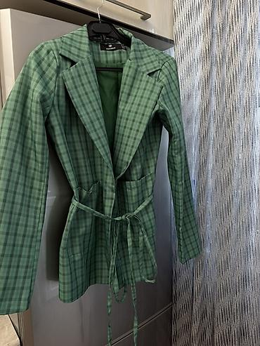 Üst geyimi: Yaşıl rəngli, xəzəl dama deseni olan qadın blazer. - Klassik yaka və — 1