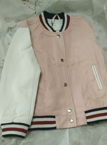 детская курточка: Детская курточка фирмы Zara, подклад х/б, ростовка 104 см Абсолютно