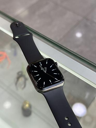 Apple Watch 5 44mm Основные особенности: - Цвет корпуса: темный