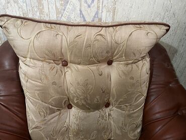 Divan və kreslo dəstləri: Klassik divan, Divan — 9
