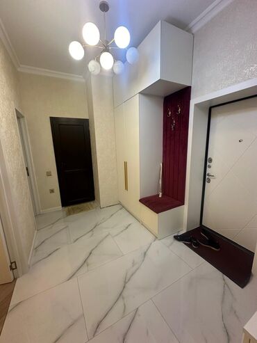 Ev üçün digər mebel: Zərif klassik üslubda tam mebelləşdirilmiş qonaq otağı dəsti - Divan — 11