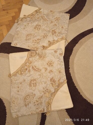 Pərdə və jalüzlər: Dekor balis uzu cutu 12 man,zamokla acilib baglanir,teze