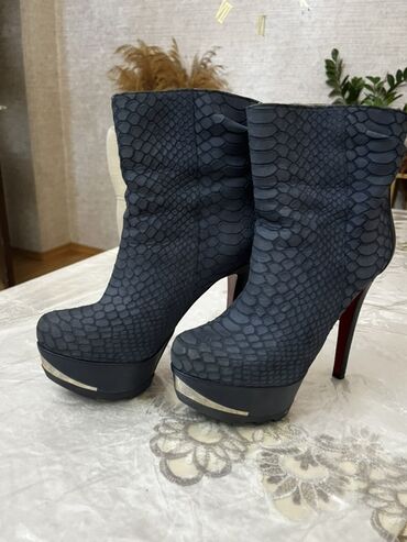 Rəflər: Mətbəx rəfi, Düz — 9