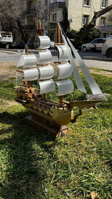 продать виниловые пластинки: Gəmi madelləri. hazır əldə var. ölçüləri 80sm dən 2m kimi madellərimiz