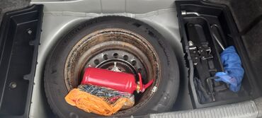 Toyota: Toyota Corolla hatchback (E12) – gümüşü rəng. - Kuzov: 5 qapılı — 12