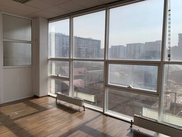 Офисы: Сдаю Офис, 420 м², В административном здании, С видом на горы, 1 линия, С оборудованием