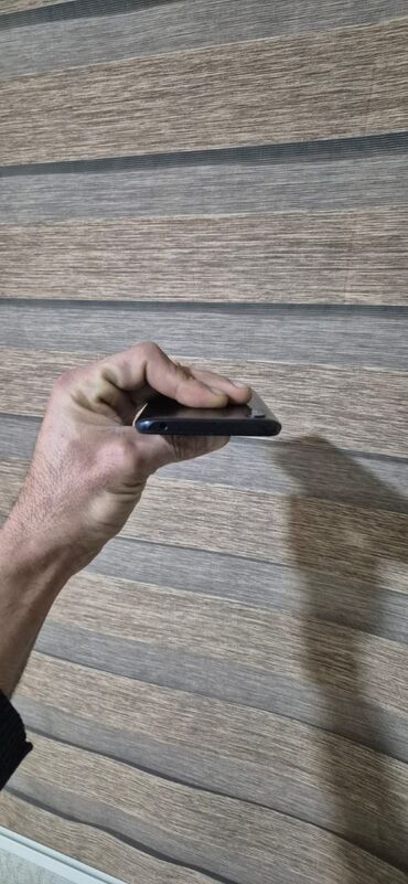 Redmi: Super vezyetde di 2 ci tel kimi istifadə olunub eziyi ciziqi donmaqi — 5