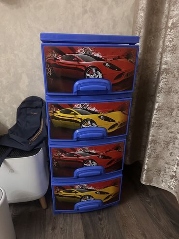 бебе: Бала үчүн комод, Колдонулган, Бөбөктөр үчүн кийим алмаштыруучу үстөлсүз, Желим, түсү - Көк