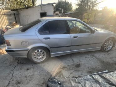 аварийный продаю: BMW 3 series: 1991 г., 1.8 л, Механика, Бензин, Седан