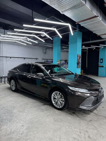 Toyota: Toyota Camry: 2018 г., 2.5 л, Автомат, Гибрид, Седан