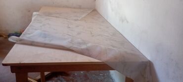 продаю стулья б у: Кухонный стол, Б/у, Угловой, Нераскладной, Дерево
