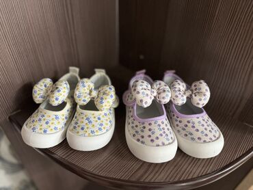 Детская обувь: Продаю совершенно новую обувь размер к сожалению не подошёл маломерки