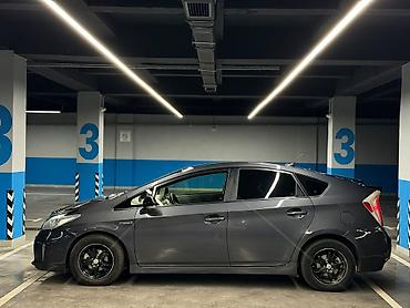 mark 3: Toyota Prius: 2013 г., 1.8 л, Вариатор, Гибрид, Хэтчбэк — 2