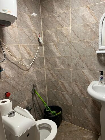 Ofislər: Yasamal rayonunda yol kənarında əla vəziyyətdə tam əşyalı və — 11