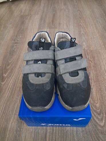 волейболный кросовка: Кроссовки, 36, AVK, Б/у, цвет - Черный, Самовывоз