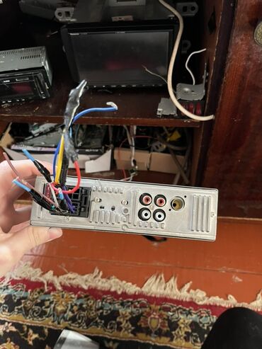 Maqnitofonlar: Maqnitol, AUX — 2