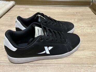 юбка с футболкой: Кеды XTEP, мужские, повседневные - Цвет: черный верх, белые задники и