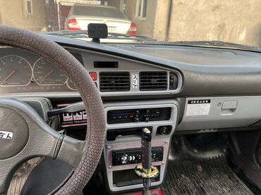 Mazda: Mazda 626: 1991 г., 2 л, Механика, Бензин, Хэтчбэк — 3