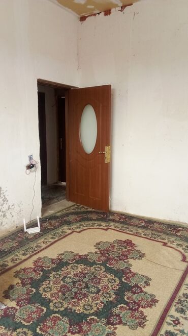 Otaqların uzunmüddətli kirayəsi: . barter var . maşınla evlə əlavə pul vermekle ev maşınla baxır — 22