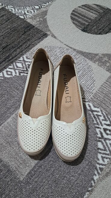 удобный обувь: Лоферлер, 36, Жаңы, түсү - Саргыч боз
