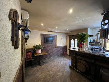 Restoran, kafelər: Obyekt 120 kvadratdır düzgün işlək yerdi. Hər bir əsyası və avadanlığı — 9