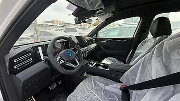 tiguan: Volkswagen Tiguan: 2026 г., 2 л, Робот, Бензин, Кроссовер — 7