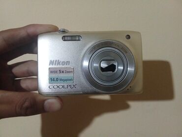 электронная фоторамка: Nikon Coolpix 14MP 📷 (без зарядки) РАБОТАЕТ просто нужно до купить