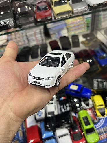 centra: Daewoo Centra Miqyaslı metal model avtomobil – sedan - Korpus — 1