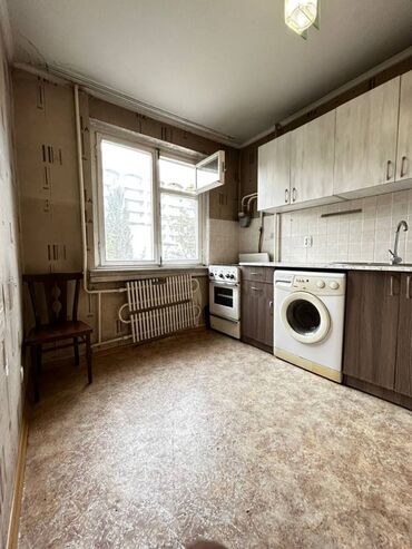 срочно продаю дом эне сай: 3 комнаты, 58 м², 104 серия, 3 этаж