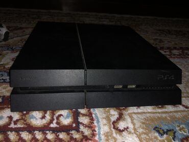 тараза бу: PlayStation 4 fat Очень хорошем состоянии Все кабели все нужные в