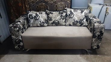диван на кафе: Диван-кровать, цвет - Бежевый, Б/у