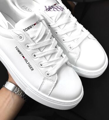 обувь для борьбы: Кроссовкалар, 35, 37, 38, Tommy Hilfiger, Жаңы, түсү - Ак, Өзү алып кетүү, Акылуу жеткирүү
