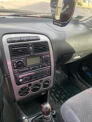 ош авто базар: Toyota Avensis: 2001 г., 2 л, Кол менен иштөөчү, Бензин, Седан — 9