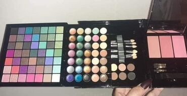 Šminka: Velika paleta 177 boja 98 senki za oci 14 korektora 35 karmina 21 na lalafo.rs — 3 Šminka: Velika paleta 177 boja 98 senki za oci 14 korektora 35 karmina 21 — 3