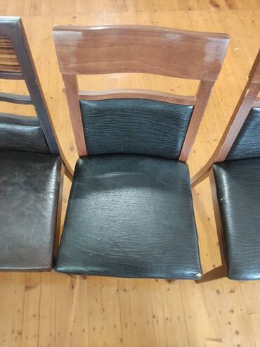 Masa və oturacaq dəstləri: Qonaq otağı üçün masa və oturacaqlar. Şəkildə göründüyü vəziyyətdədir — 7