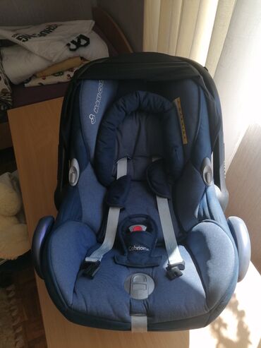 mini slauf za bebe: Auto sediste i nosiljka, marke MAXI - COSI. Za uzrast 13 kg. Made in