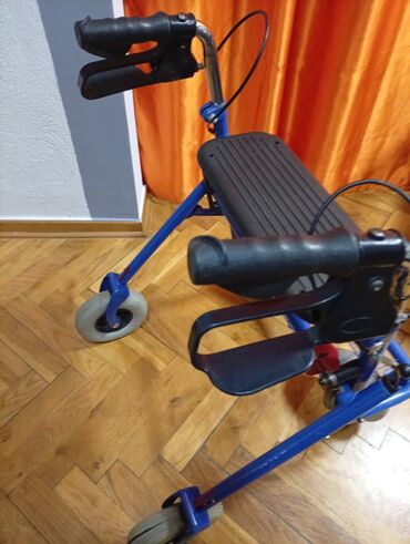 Hodalice, štake, štapovi za hodanje, kolica za hodanje: Hodalica/rolator sa četiri točka i sedištem SKLAPAJUĆA - Stabilan — 7