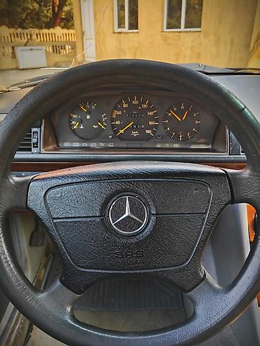 rul kia: Mercedes-Benz 200: 2 l | 1990 il Sedan — 4