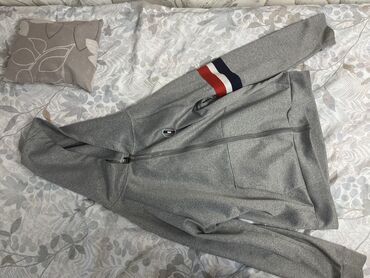 Костюмы: Мужской костюм, L (EU 40), Moncler, Б/у, цвет - Серый, Самовывоз