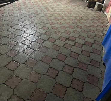 сдаю в аренду с последующим выкупом: Сдаём землю (свой двор)для бизнеса можно парикмахерскую построить или